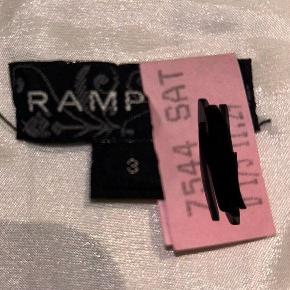 Perfect dress - Picture 6 of 6